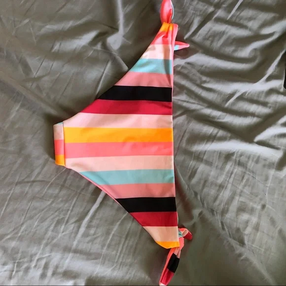 ⚡️⚡️ SOLID & STRIPED 🌞 bottoms - Picture 8 of 8